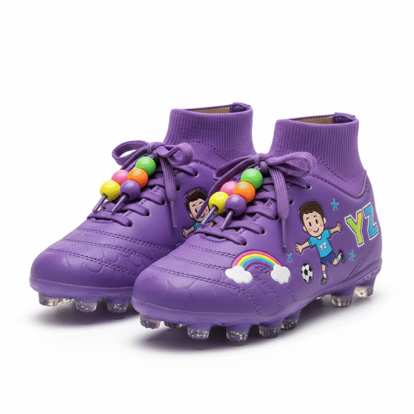 Botas moradas con calcetín y cordones vistas desde delante para niñas.