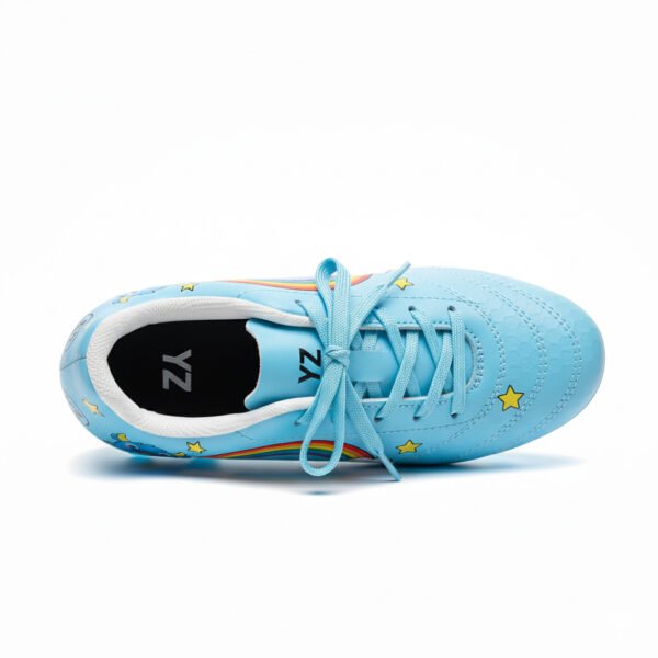 Botas azules con cordones vistas desde arriba para niñas.